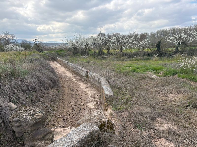 Foto d19a2b74-d4e3-48d5-a424-33a4350bec9d. Finca rústica a Villamediana de Iregua