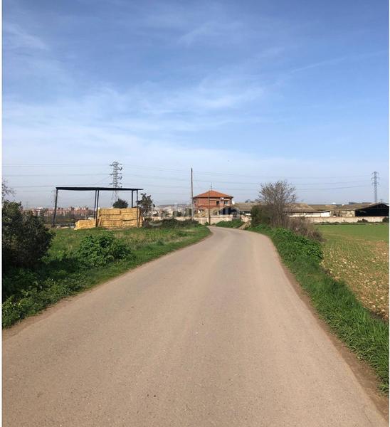 Foto 8fa9ea42-9163-4579-b923-c84bb19d6bc8. Fondo rustico in Agoncillo