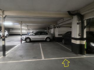 Parking voiture à Calle padre marín 16. Garaje