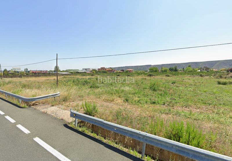 Foto f3af03fa-8345-460d-8264-9480280dd79b. Finca rústica a Albelda de Iregua