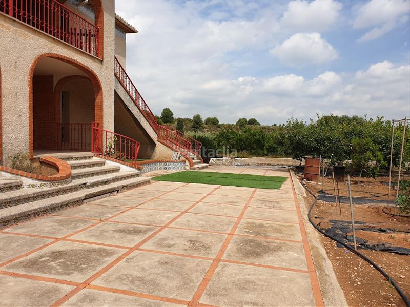 Foto daea4b33-b895-4b9e-8a29-37b254849957. Xalet amb xemeneia aparcament piscina a Onda