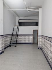 Rent Business premise in Onda. Aolquiler local para casal