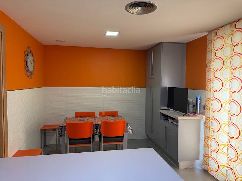 Foto c26df110-afd6-4cf2-8918-86db14e07b04. Casa adossada amb aparcament a Onda