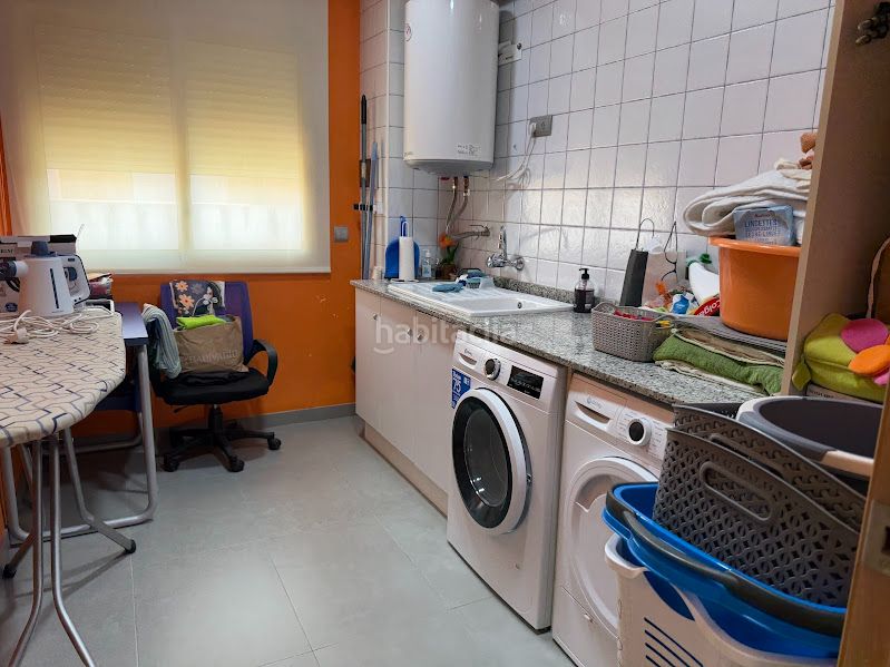 Foto cb4295e5-ea21-496d-9acd-1adcf4b77fb7. Casa adossada amb aparcament a Onda