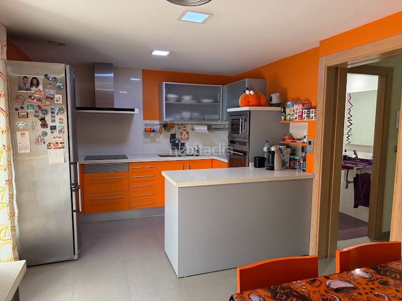 Foto e3a6d5d9-cf8f-4d84-aa3d-ea8b0314b6c3. Casa adossada amb aparcament a Onda