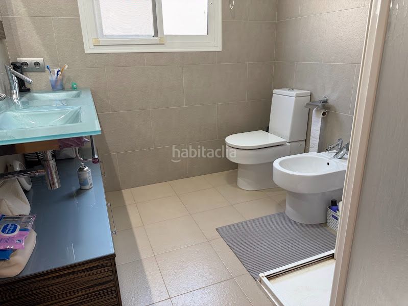 Foto f280b047-c791-41e2-8cfb-9f23848c24da. Casa adossada amb aparcament a Onda