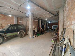 Miete Geschäftsraum in Onda. 213m2 de local en muy buena zona con dos puertas