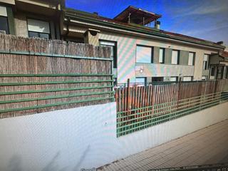 Pis a Callejón el salero 3. Precioso piso en planta baja con patio de 27 m en venta en villa