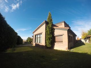 Location Chalet à Calle palencia 6. Maravilloso chalet en parcela independiente