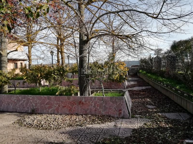 Foto c62cec94-ca2b-4d19-bfe5-ebd49080e5bd. Chalet in calle santiago 2 in Allende el Río Palencia