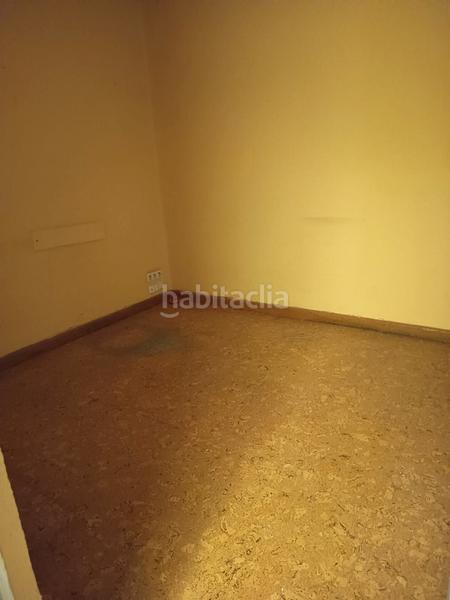 Foto 5690994f-e5df-4b10-9622-d13120a09cd7. Alquiler local comercial en calle valentín calderón 16 local en zona Centro en Palencia