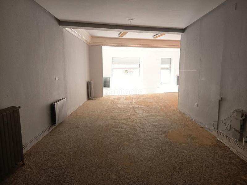 Foto ec82fcd5-5800-4e48-ae3e-7ee342451507. Alquiler local comercial en calle valentín calderón 16 local en zona Centro en Palencia
