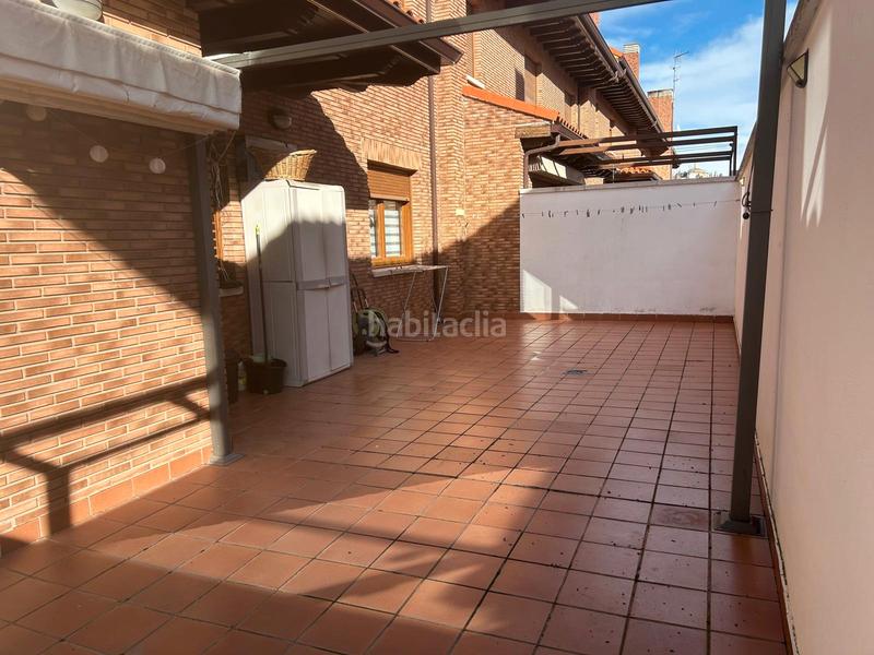 Foto a812c891-70bb-4d12-8a0c-b38393ef4ff3. Chalet dans calle maria teresa ruiz de la parte 6 dans Palencia