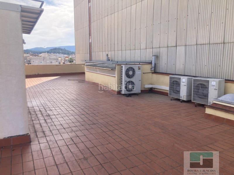 Foto 2f60c567-368b-4f91-8bde-1f1a24b8f5cd. Attique dans Centre-Estació Gavà