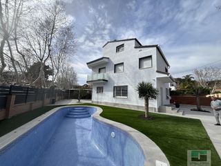 Rent House in Montmar. Castelldefelscasa