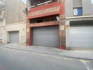 Aparcament cotxe  Calle del pozo. Venta de amplio garaje en el centro de alicante