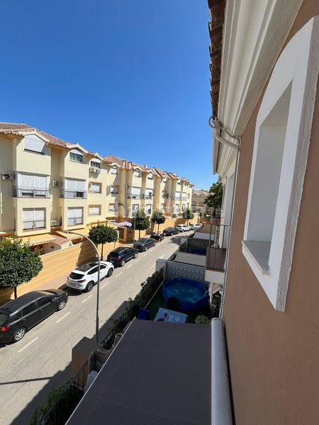 Foto 2e7981e7-74b6-4de2-9439-b3a28836ce23. Casa adossada amb xemeneia aparcament a Coín