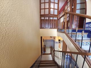 Casa a Úbeda. Casa en casco antiguo con cochera