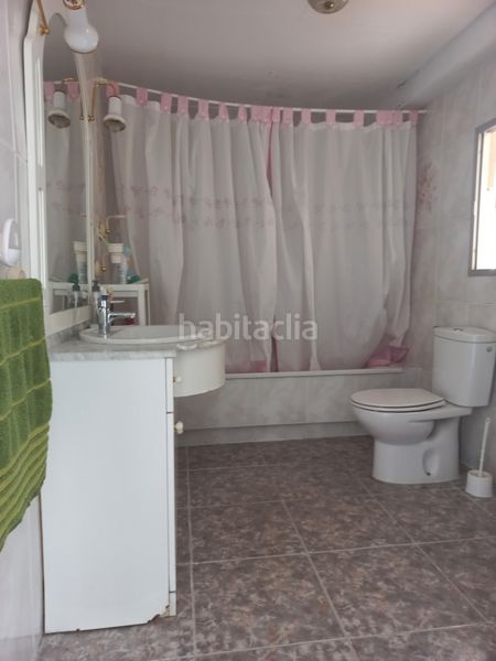 Foto 78888e51-f171-43c1-89f4-0871350d2c3f. Casa amb xemeneia a Úbeda