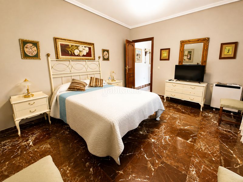 Foto f40f0ac4-b6d4-4f8f-9740-858511613d4a. Casa en Úbeda