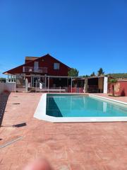 Chalet en Úbeda. Chalet en huertañalda