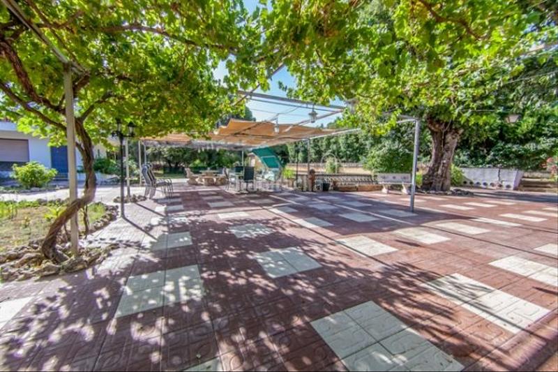 Foto e7b32f7b-88f2-4bbe-a698-3bc58826a627. Chalet  en la yedra en Úbeda