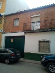 Casa  Calle emperador carlos. Gasolinera san miguel