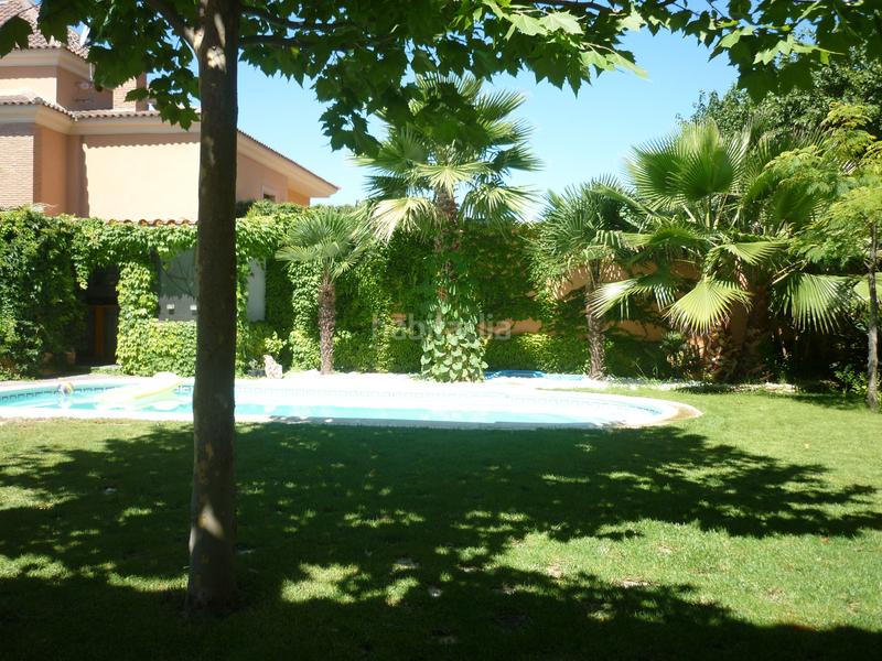 Foto a0df68ff-25ff-4ecd-88e5-105dd7a2d504. Chalet en Úbeda