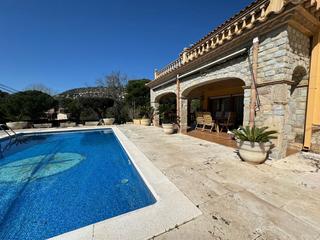 Chalet à Calle sabadell 0