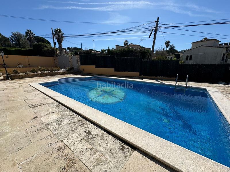 Foto e9c5c329-6143-4cb2-89e3-1e47bb36b792. Chalet in calle sabadell 0 in Cabanyes-Mas Ambrós-Mas Pallí Calonge