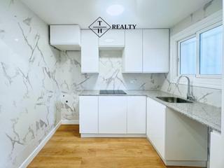 Apartamento en Centre-Platja. Reformado y a 5 pasos del mar! apartamento con terraza en playa