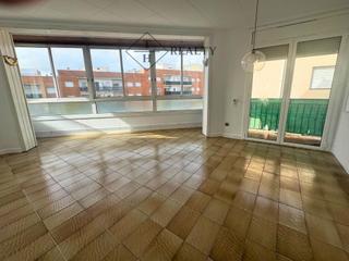 Apartament a Vilartagues-Tueda de Dalt. Amplio piso de 2 dormitorios y 1 baño con ascensor