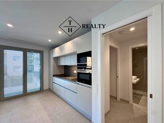 Pis a Carrer president maci 116. Palams centro  piso de obra nueva con 2 habitaciones y 2 baos. Obra nova