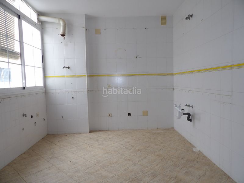 Foto fd38dd30-cac7-4e08-8b05-c0ab809c01d9. Pis a calle pilar 151b a Castuera