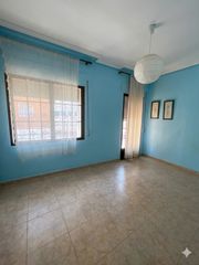 Maison  Calle santa amalia. Casa versátil y en excelente ubicación junto a la avda. de la co
