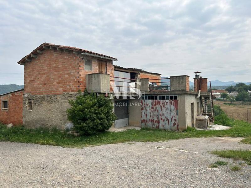 Foto b076eb5f-8d79-4475-8e9a-081d44041eb0. Bauernhof mit parking in Sant Quirze de Besora