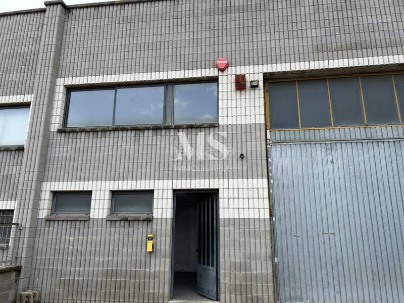 Foto f1973d73-7786-48fb-a040-3bb2cc89834b. Location bâtiment à usage industriel dans Caputxins-Ambulatori Vic