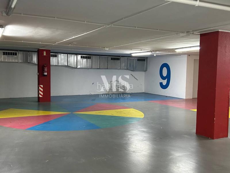 Foto c1d79e62-d817-4211-923b-e2b3b9a5659c. Miete autoparkplatz in Centre Vic