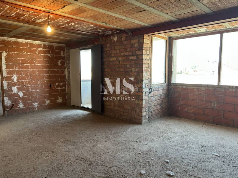 Foto 46c0287d-6091-4d01-906c-ec0989193a97. Edificio  en venta para reformar en el centro en Manlleu