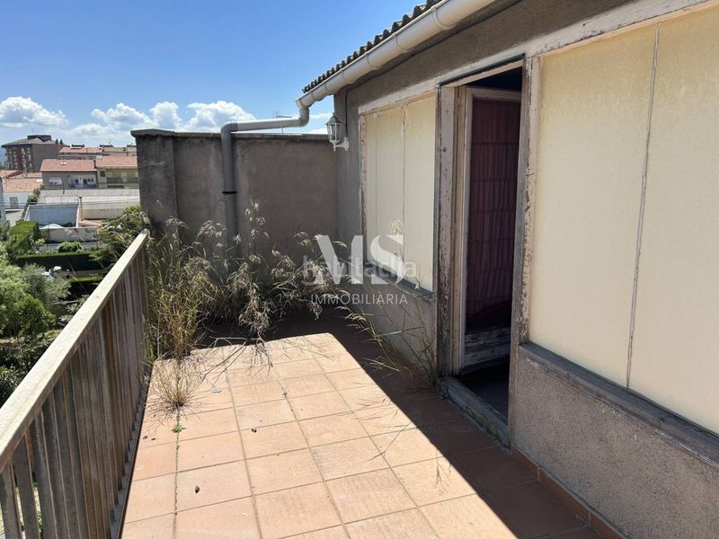 Foto 5b947138-8dff-400f-80bd-6f95dd06e479. Edificio  en venta para reformar en el centro en Manlleu