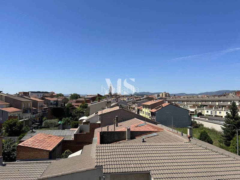 Foto c48b43bf-86e2-4153-93d5-68b909a82559. Edificio  en venta para reformar en el centro en Manlleu