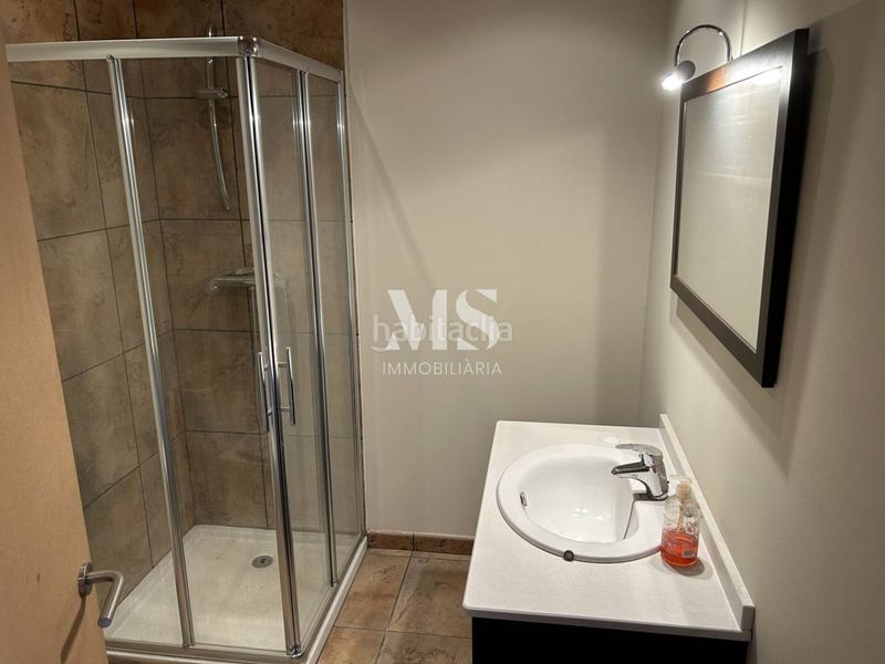 Foto c5bec5b6-8bed-47c2-8556-b12d3cc474fa. Edificio  en venta para reformar en el centro en Manlleu