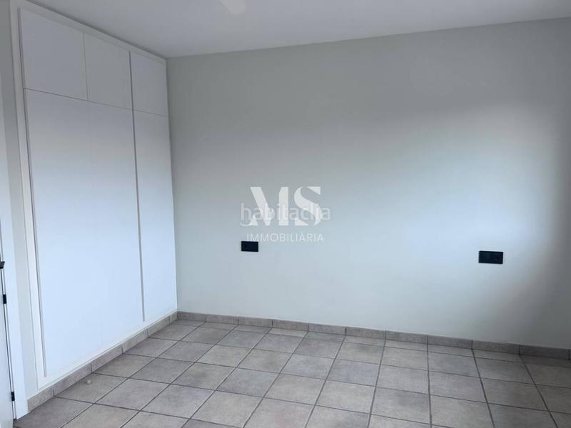 Foto ebbf9a15-7753-4e23-a525-8dd86a8f0382. Casa pareada casa totalmente reformada en el centro ubicación inmejorable! en Vic