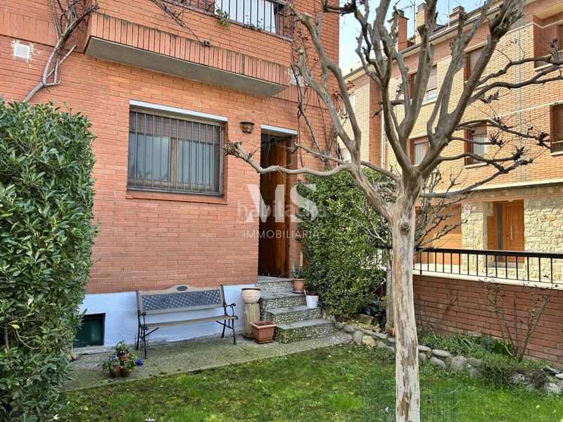 Foto 36958034-1de2-435c-aff0-a9db4dc60d5c. Semi detached house with heating parking in Caputxins-Ambulatori Vic