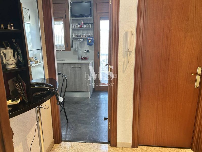 Foto 55551bd9-b32f-43a9-bd0c-a52d26f44524. Semi detached house with heating parking in Caputxins-Ambulatori Vic