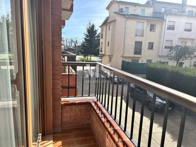 Foto d5a0e978-8694-4093-8610-fc5f74a94691. Semi detached house with heating parking in Caputxins-Ambulatori Vic