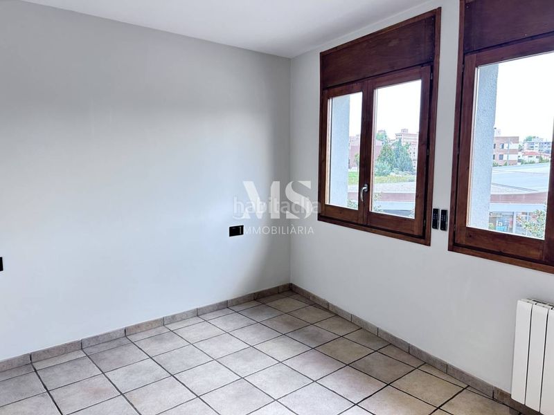 Foto 6987163e-d874-4ec9-a11a-5c4c1e2403dd. Casa adossada amb calefacció aparcament a Nord Vic