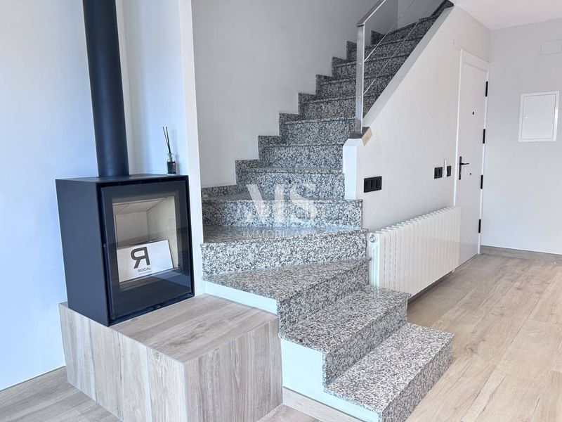 Foto 70888c75-aa27-49a3-8c33-de6985b2d2cf. Casa adossada amb calefacció aparcament a Nord Vic