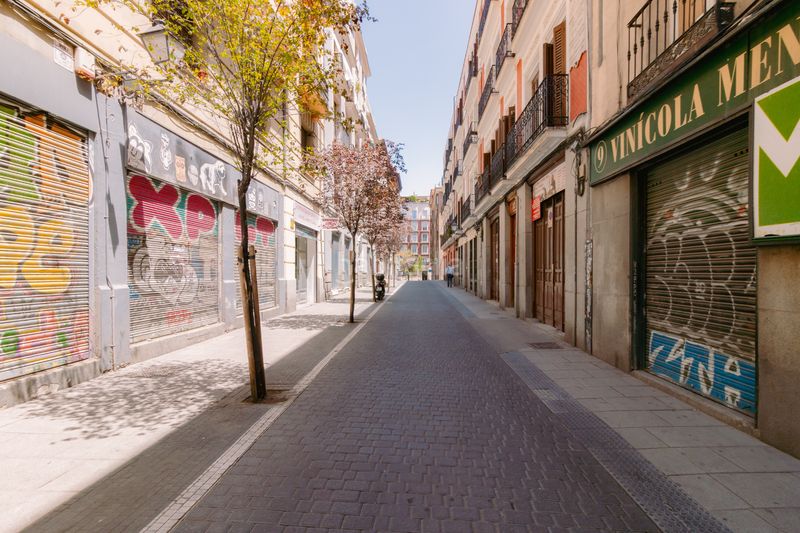 Foto 410cf820-e48d-4e93-92a2-ae46e76374f6. Pis a calle del salitre 34 a Embajadores-Lavapiés Madrid