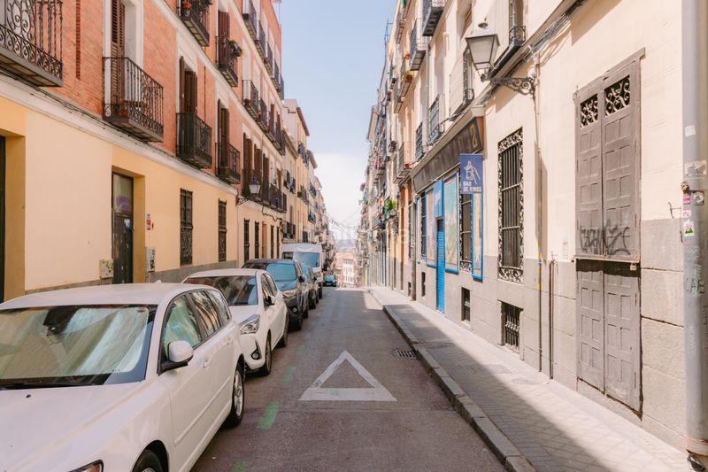 Foto a89f81d1-041d-4572-ba60-8ae039bc2b8f. Pis a calle del salitre 34 a Embajadores-Lavapiés Madrid